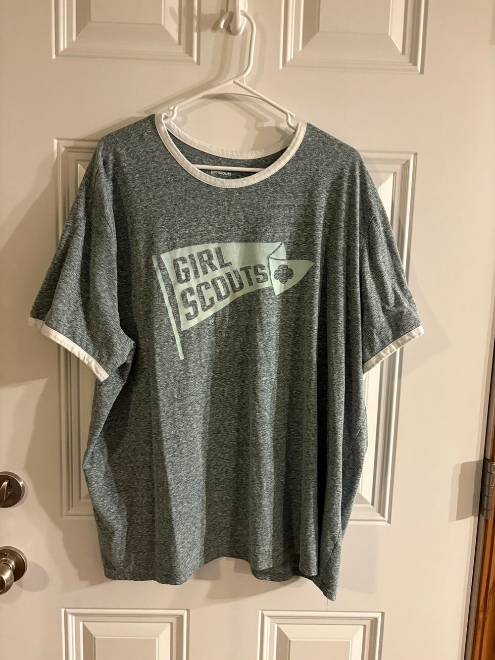 Women’s Girl Scout T-shirt, size 3 XL